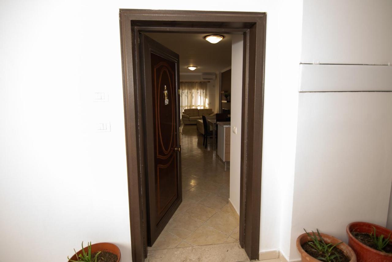 Ami Apartament Влёра Экстерьер фото