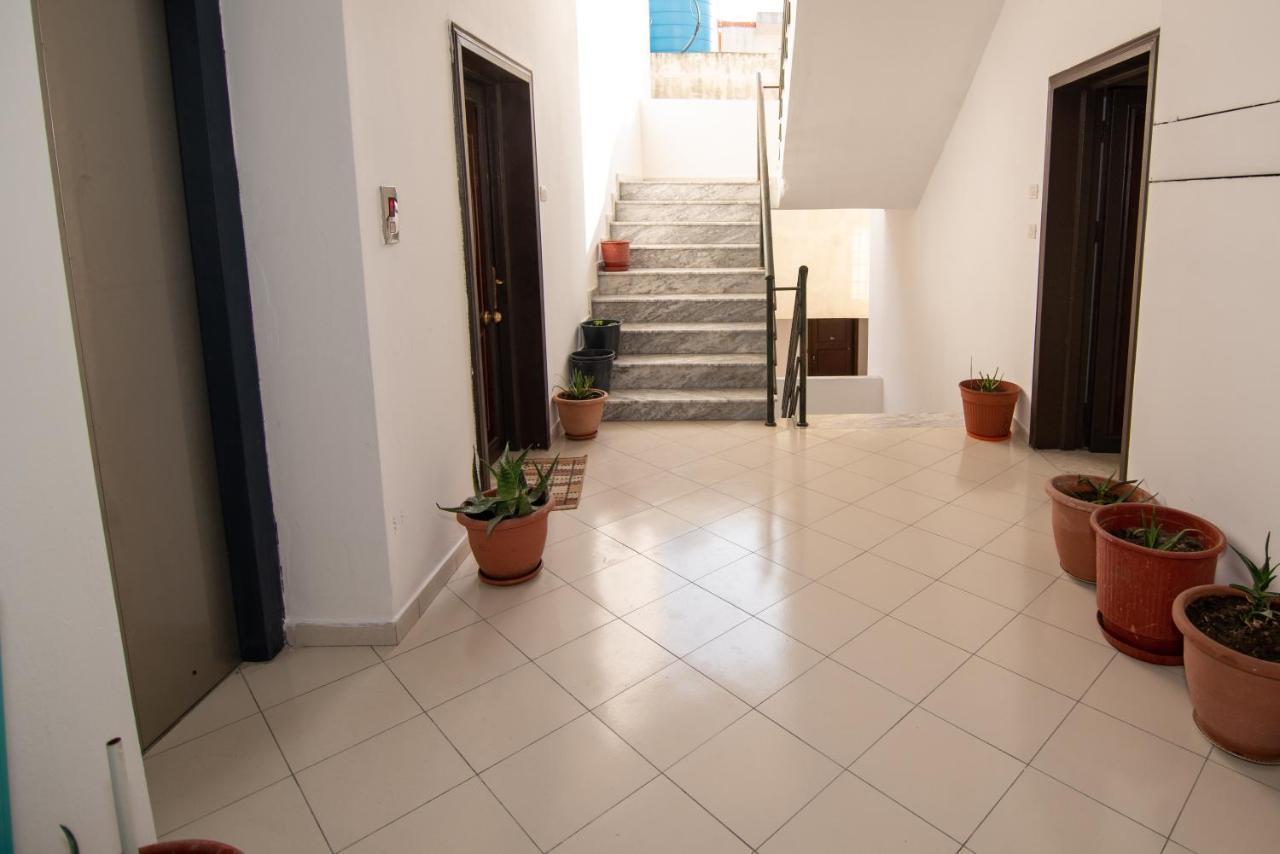 Ami Apartament Влёра Экстерьер фото