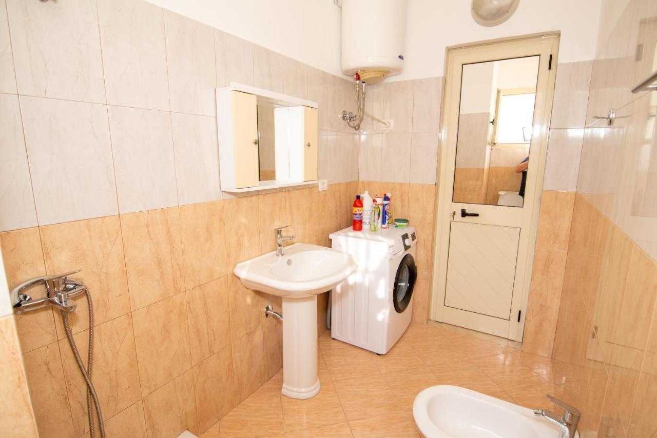 Ami Apartament Влёра Экстерьер фото