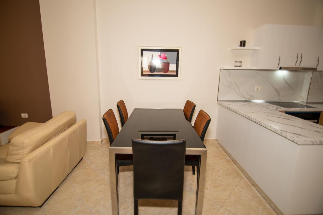Ami Apartament Влёра Экстерьер фото