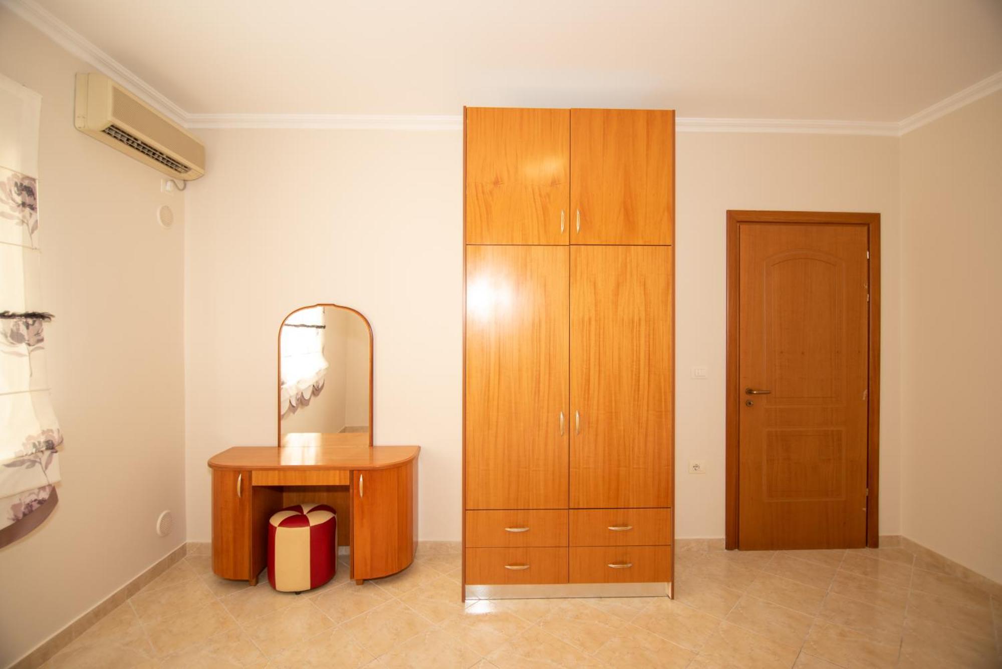 Ami Apartament Влёра Экстерьер фото