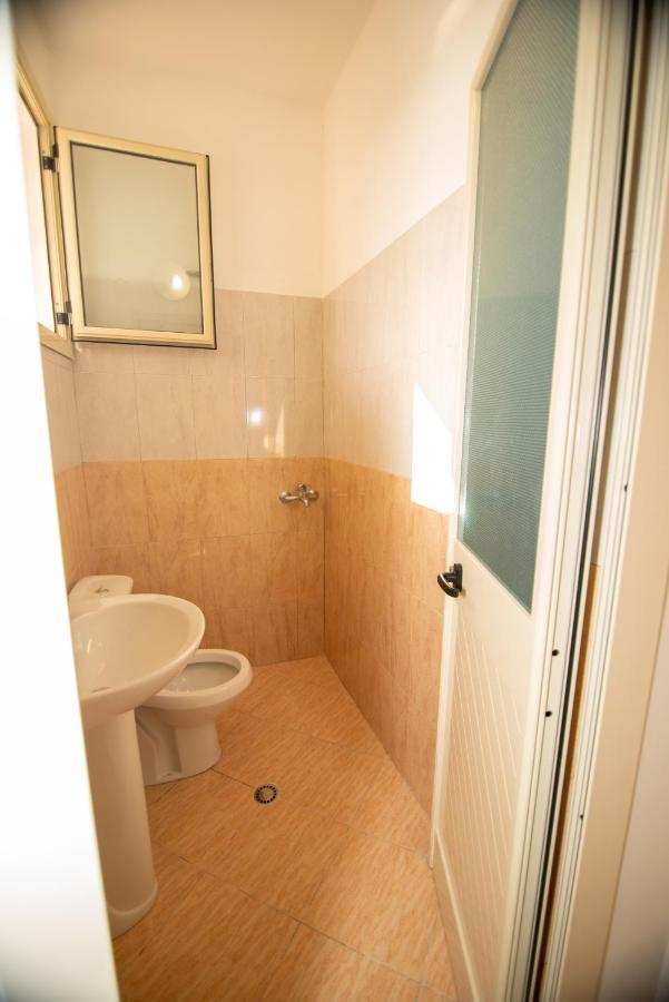 Ami Apartament Влёра Экстерьер фото