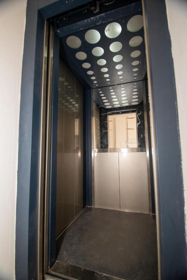 Ami Apartament Влёра Экстерьер фото